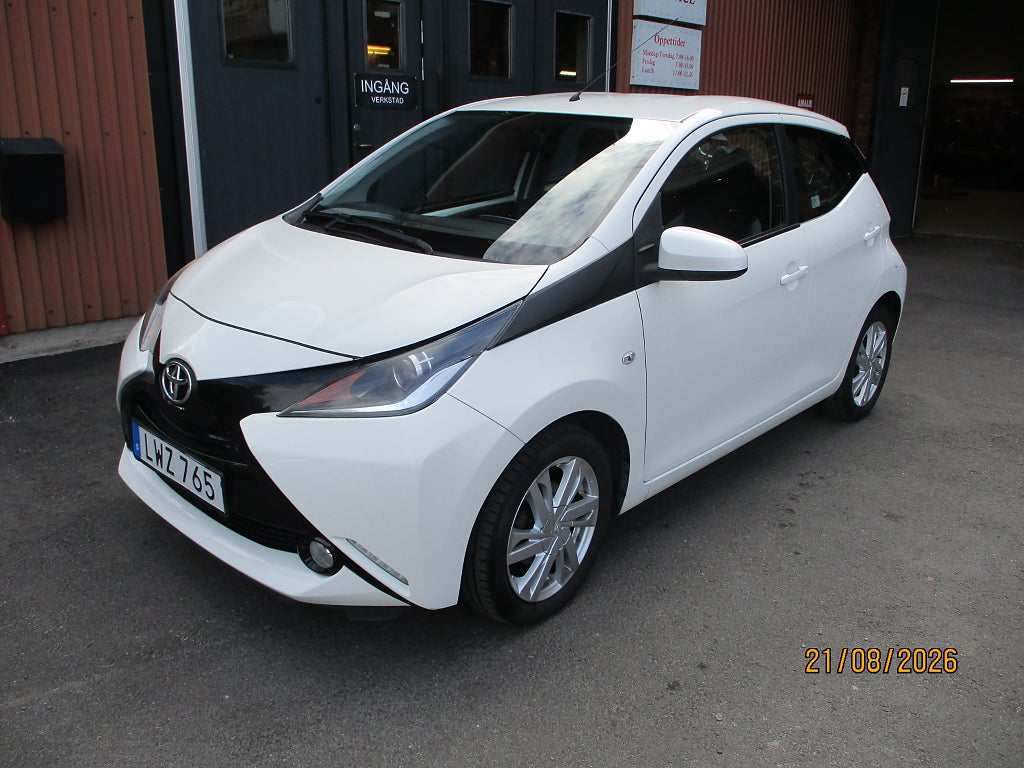 Toyota Aygo 5-dörrar 1.0 VVT-i x-shift X-PLAY Euro 6