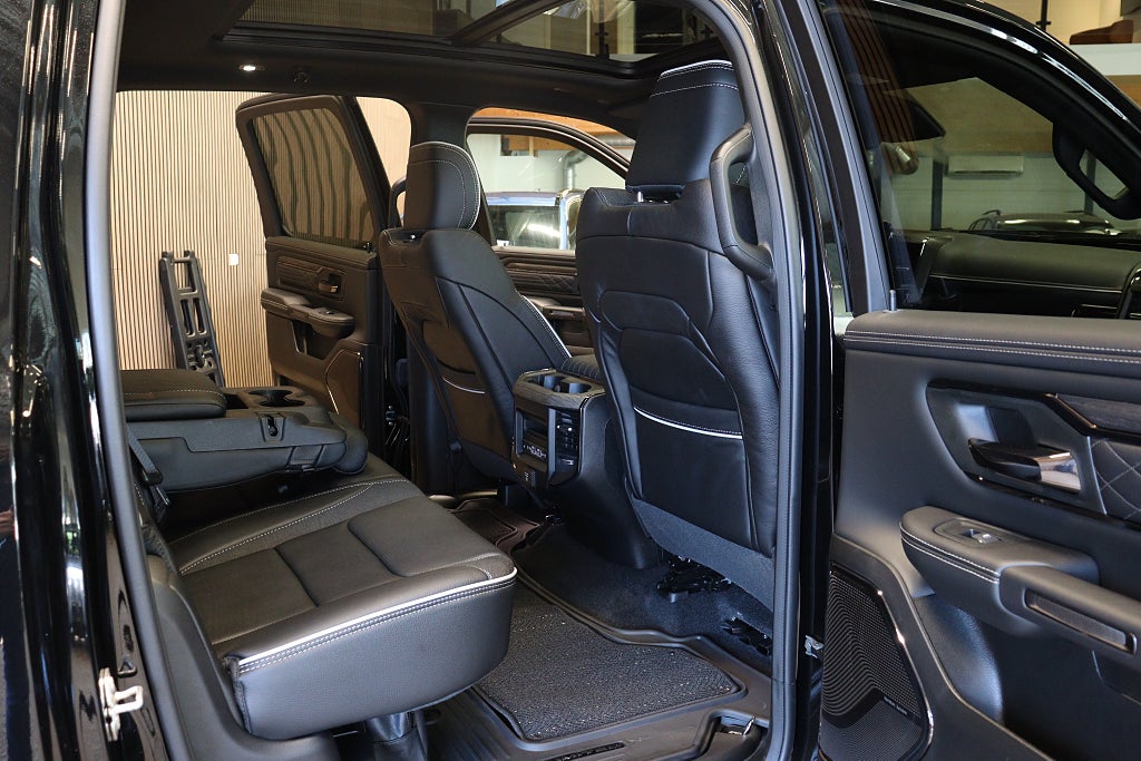 Dodge RAM 1500 Limited Night Rambox 540hk