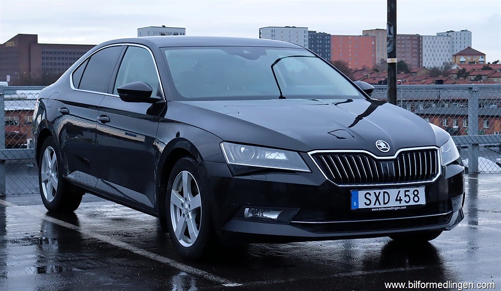 Skoda Superb 2.0 TDI 4x4 190hk Sedan Navi Keyless S/V-hjul