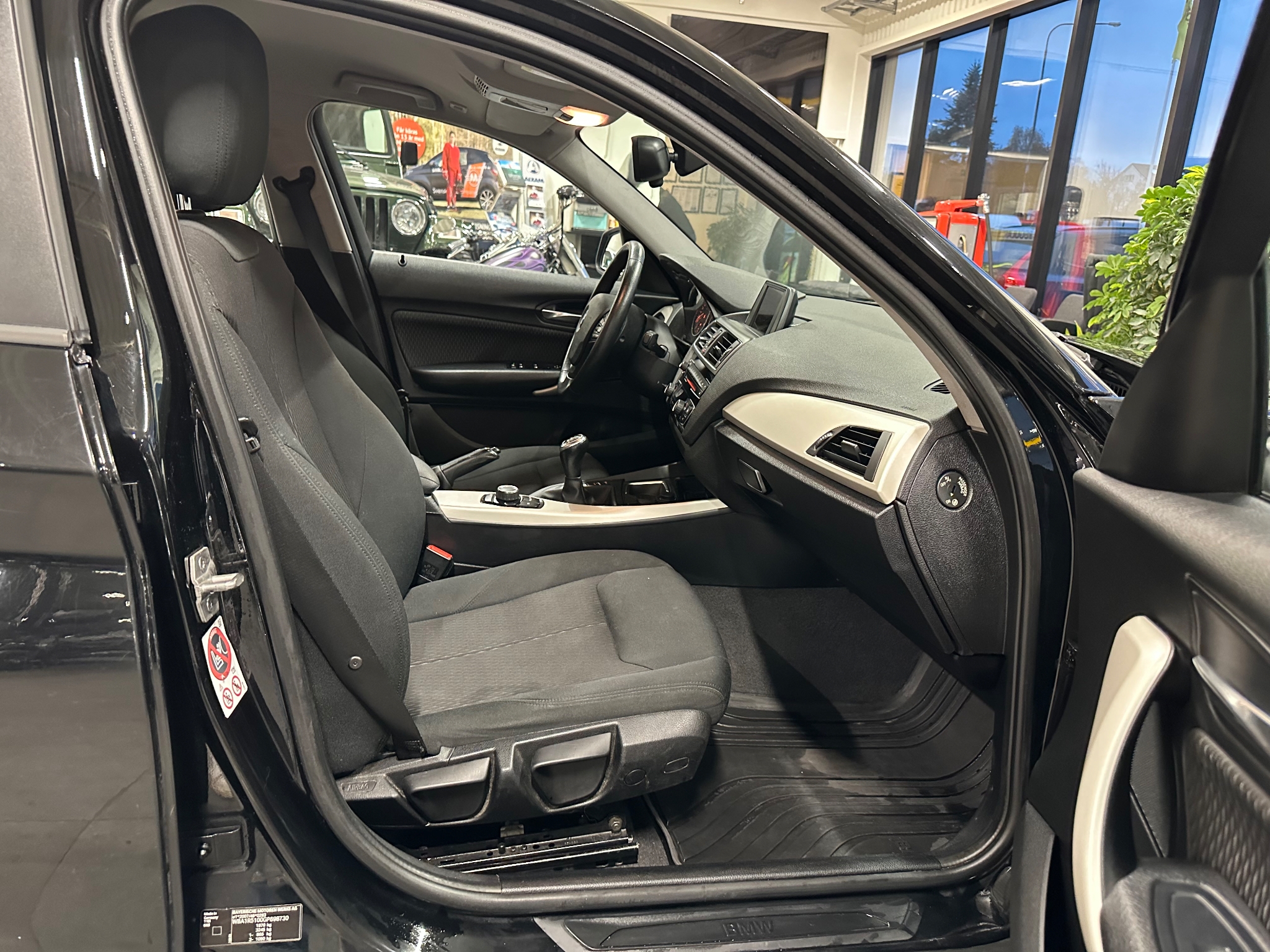 BMW 118 i 5-dörrars Advantage 2016, bild 7/45