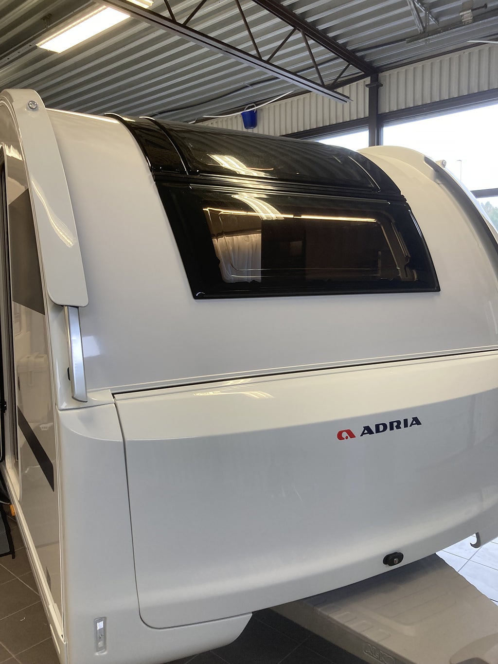 Adria ALPINA 663 HT 30 campingnätter o AC på köpet!