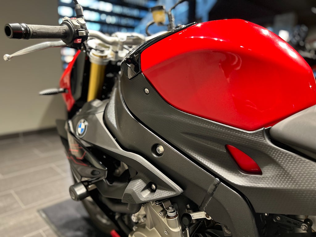 BMW S1000R / 3,45% Ränta! / Akrapovic / Dynamic /Farthållare / Värme