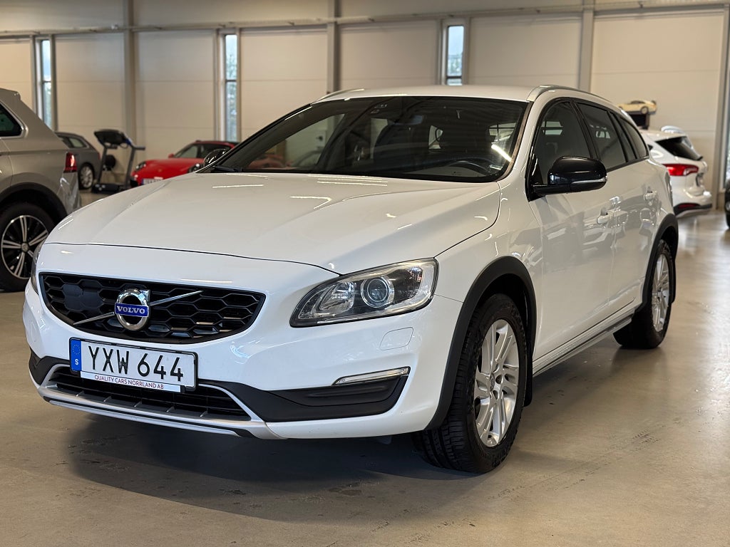 Volvo V60 Cross Country D4 AWD AUT DRAG MOMS NYSERVAD D-VÄRM