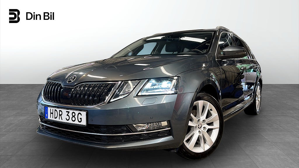 Skoda Octavia Combi Style 150hk DSG / Drag&Värmare / Premium