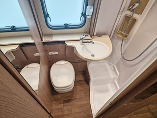 Husbil-halvintegrerad Mc Louis MC2 22 16 av 23