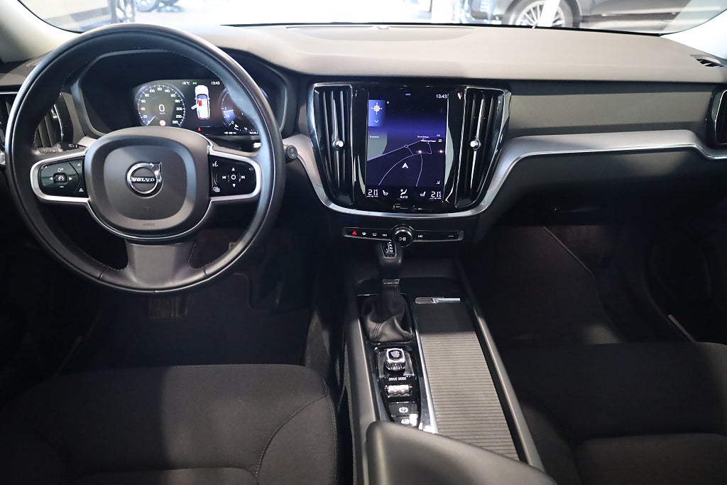 Volvo V60 D4 AUT Momentum Advanced SE II Drag Navi VOC Moms 2021