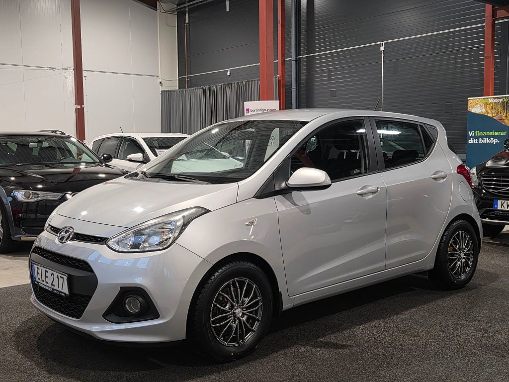 Hyundai i10 1.0 ComfortPlus Rattvärme Nyservad Farthållare Lågmilad