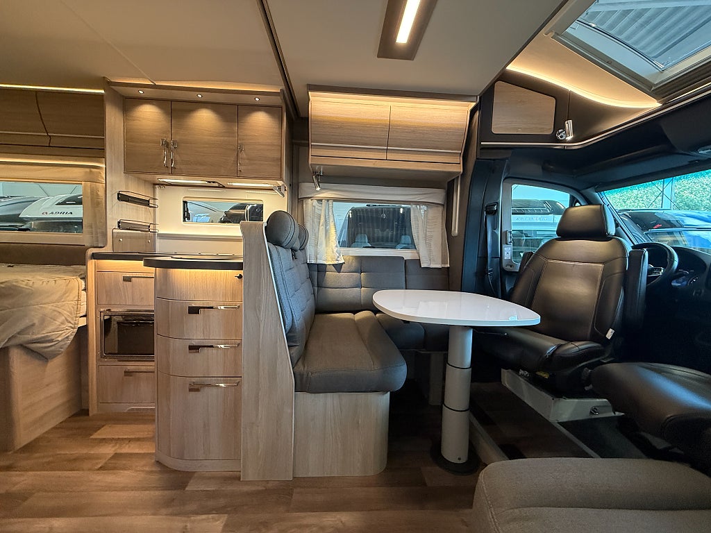 Kabe Travel Master Royal X 780 LT *Solcell*Långbädd*Automat*