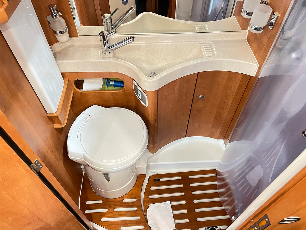 Carthago Chic C-line 2 4.8 / AC bodel / Solcell / Auto 150hk - Carthago