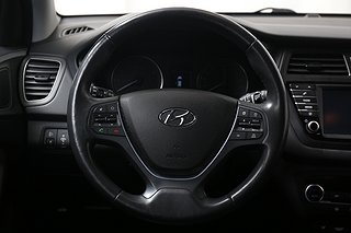 Halvkombi Hyundai i20 10 av 20