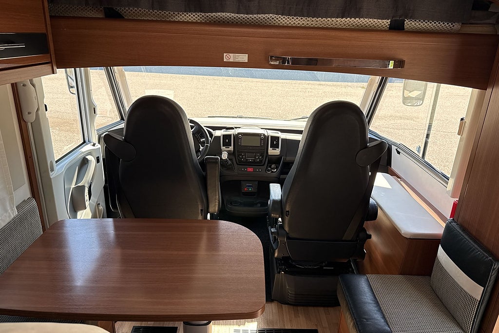 LMC Explorer i 735 Sportline Aut Fullutrustad miniatyr 7