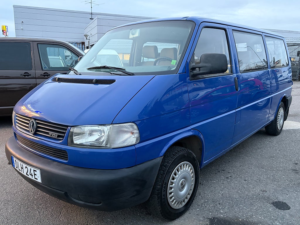 Volkswagen Caravelle 2.5 TDI 102hk 9-sits Nybes / 1-Ägare