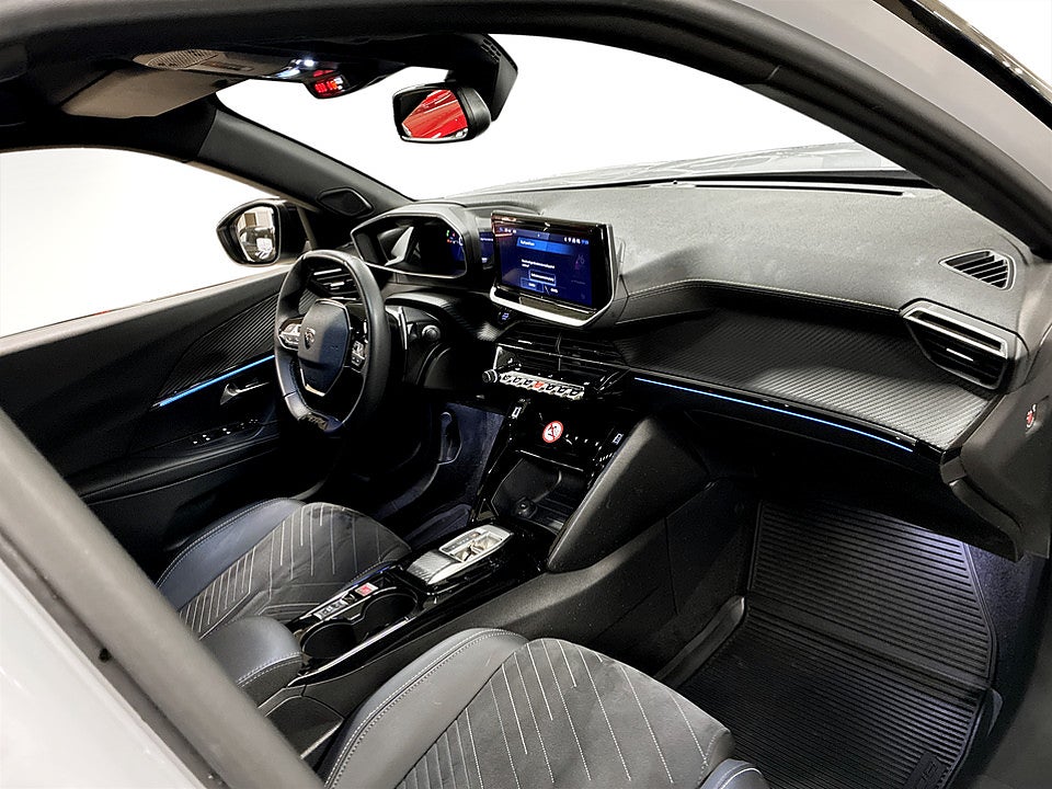 Bild på Peugeot 2008 GT 1.2 PT 130hk Aut GPS BACKKAMERA CARPLAY