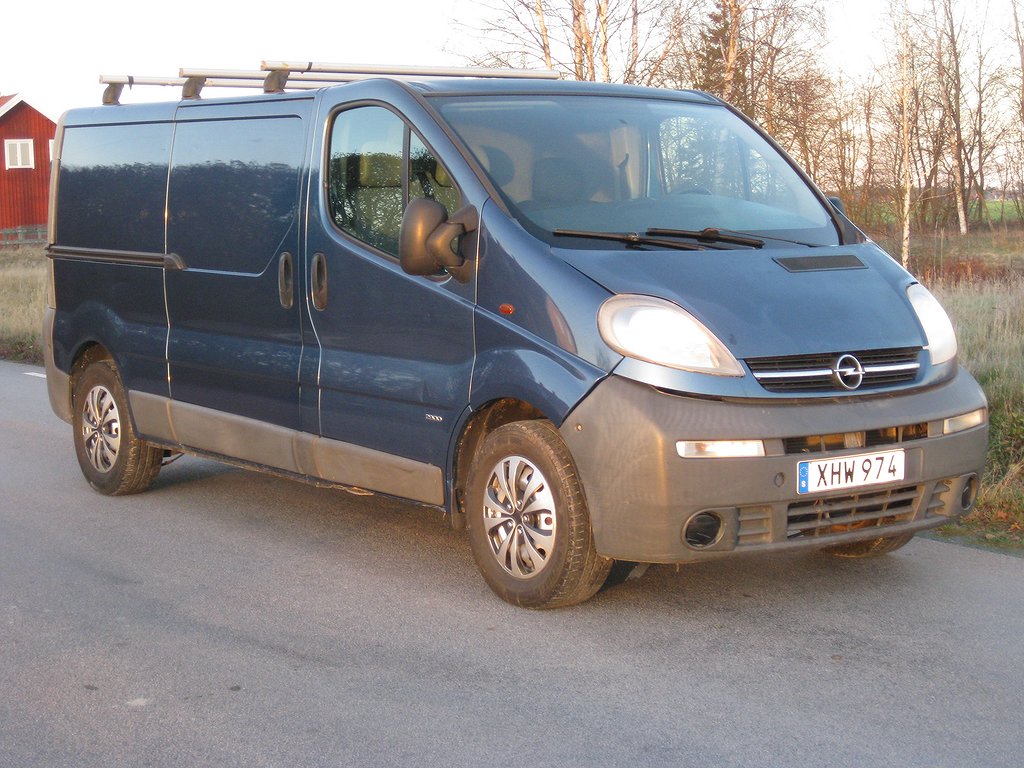 Opel Vivaro Skåpbil 2.9t 1.9 DTI nybes nyserv lastar 1040 kg