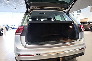 SUV Volkswagen Tiguan 33 av 34
