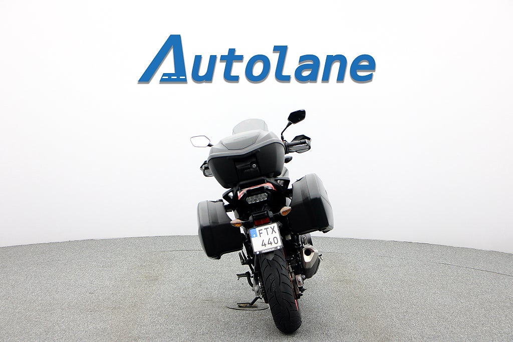 Honda NC750S DCT *Nyservad Nya Däck Väskor