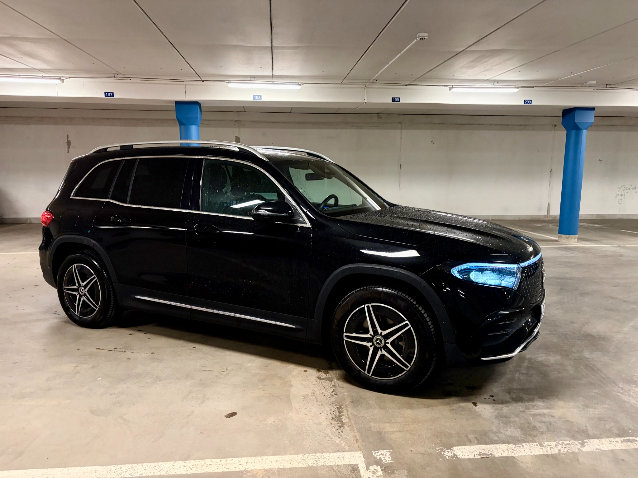 Mercedes-Benz EQB 250+ AMG Line Advanced 2026, bild 2/10