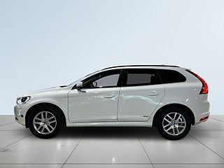 Volvo XC60 D4 AWD Classic Dvärm Kamera Rattvärme GPS Drag S/V-hjul