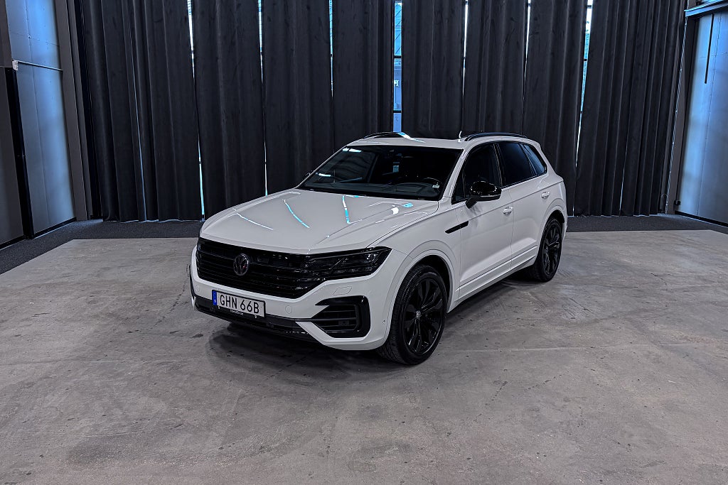 Volkswagen Touareg 3.0 V6 TDI R-Line|Innovation|Massage|