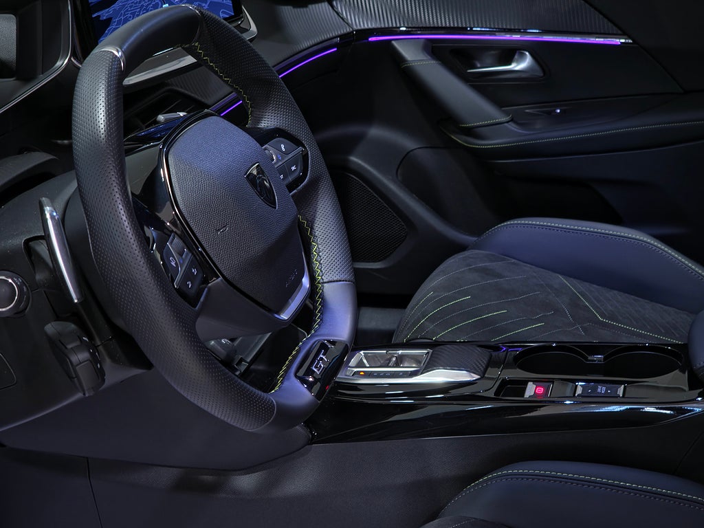 Bild på Peugeot 2008 GT 130hk Öppningsbar Panorama glastak 