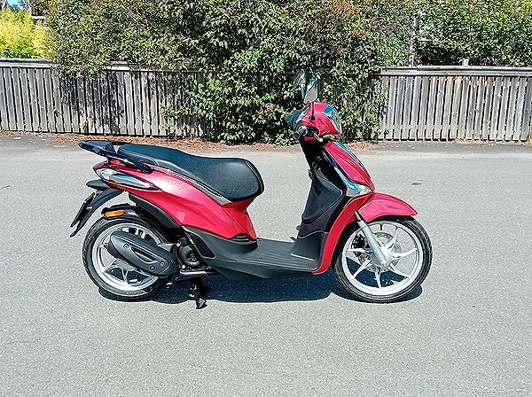 Piaggio Liberty 50 // OBS ! //  endast röd kvar.