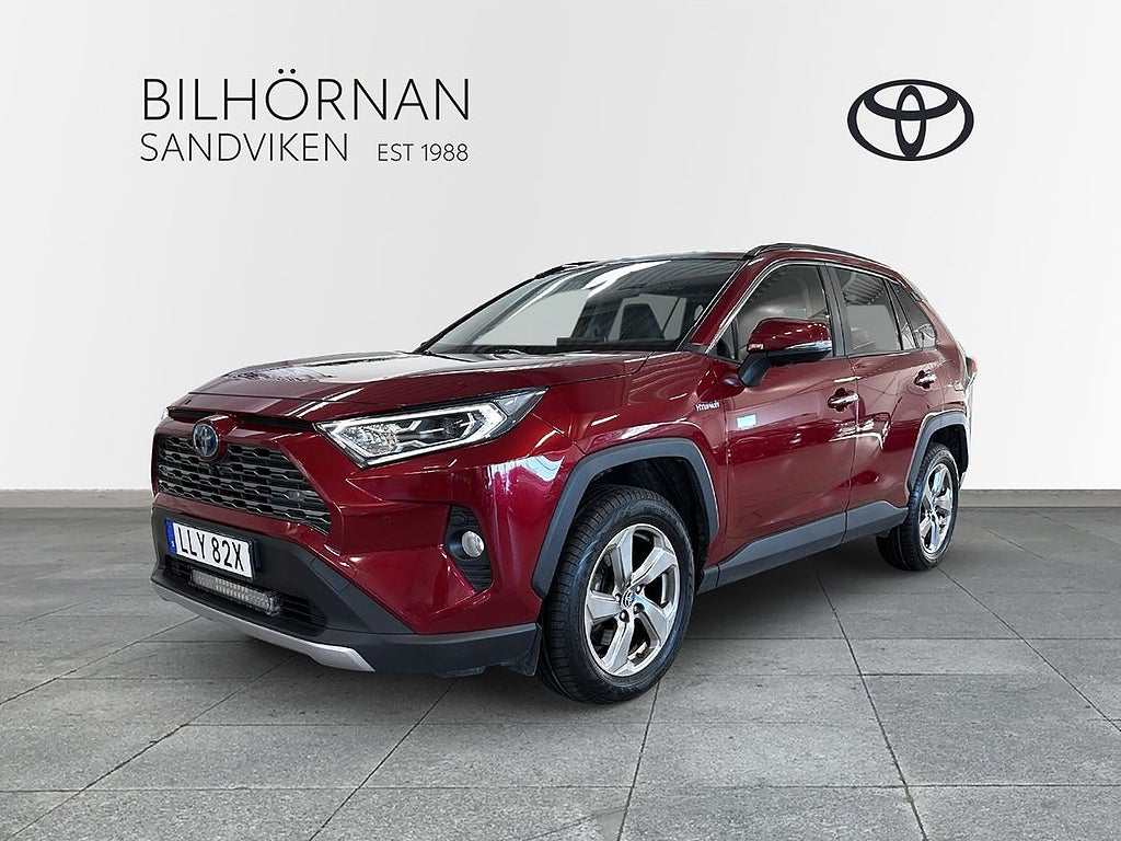 Toyota RAV4 Hybrid AWD-i 2,5 Executive Vinterhjul Drag Motorvärmare