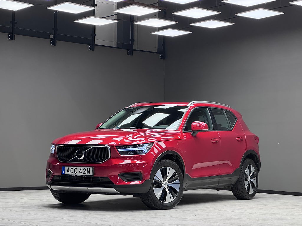 Volvo XC40 T5 TwEn DCT Momentum Pro / Drag / Navi / Carplay