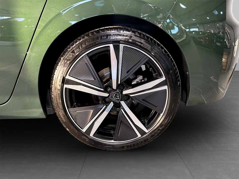 Bild på Peugeot 308 5D GT 1.2 PT 130hk Aut - B-KAMERA, CARPLAY