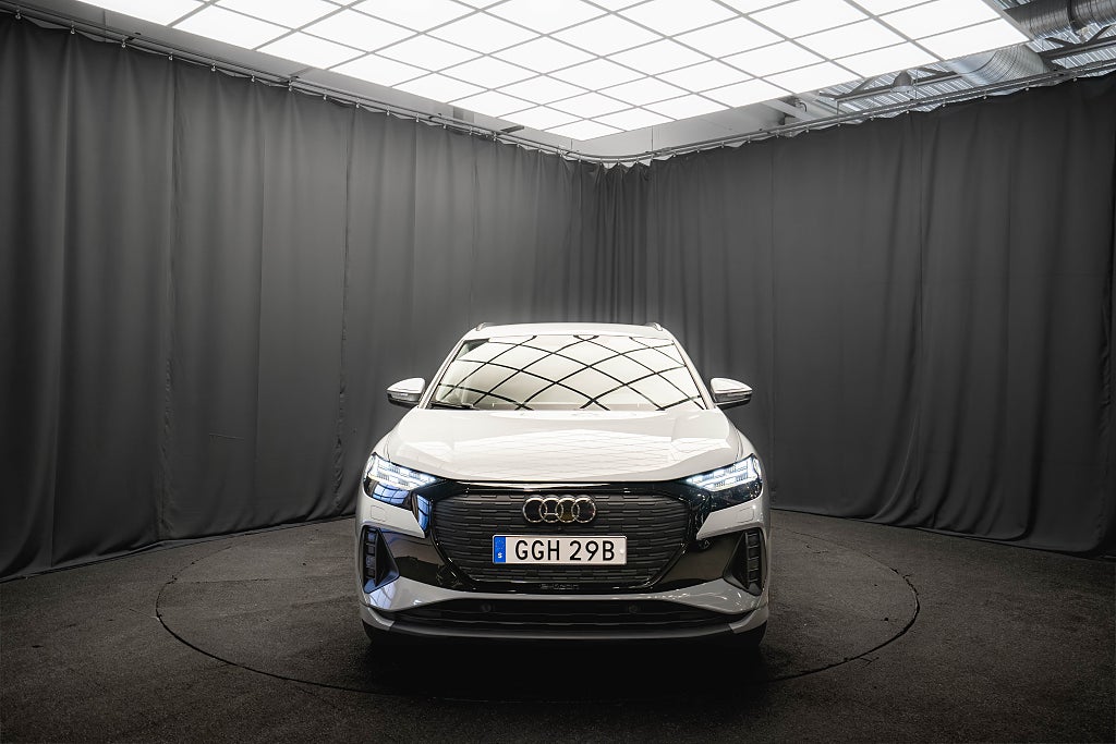 Audi Q4 E-Tron 40 e Evolutionspaket DRAG KAMERA SE SPEC MOMS 204hk