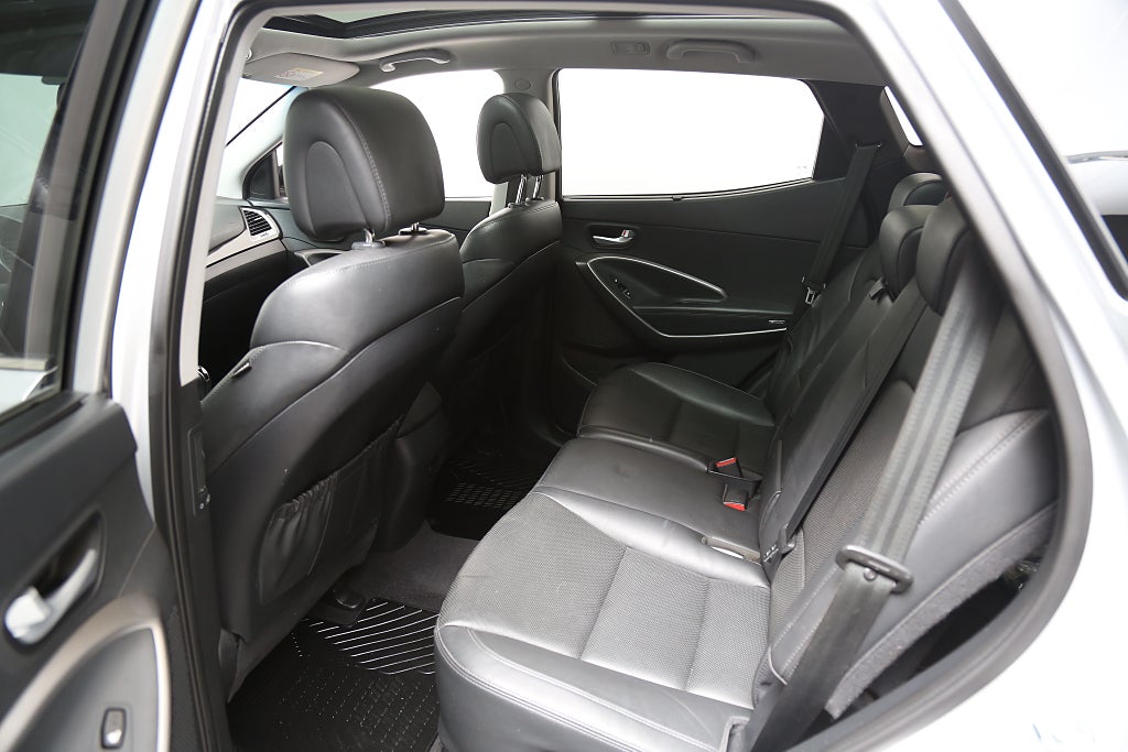 Hyundai Santa Fe 2,2 CRDi 197hk Premium 4WD Aut Pano Skinn Motorv Drag 2015