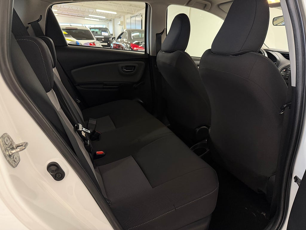 Toyota Yaris 2018 - miniatyr 8