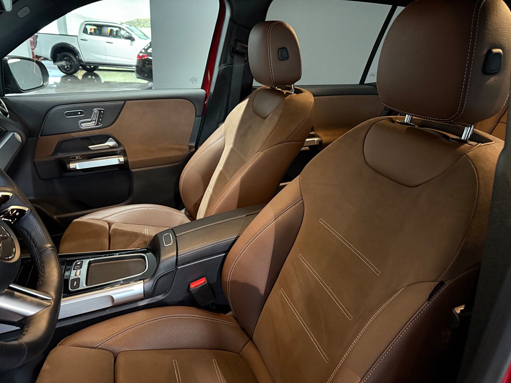 Mercedes-Benz GLB 200 AMG Värmare 7-sits Premium Drag - bild 13