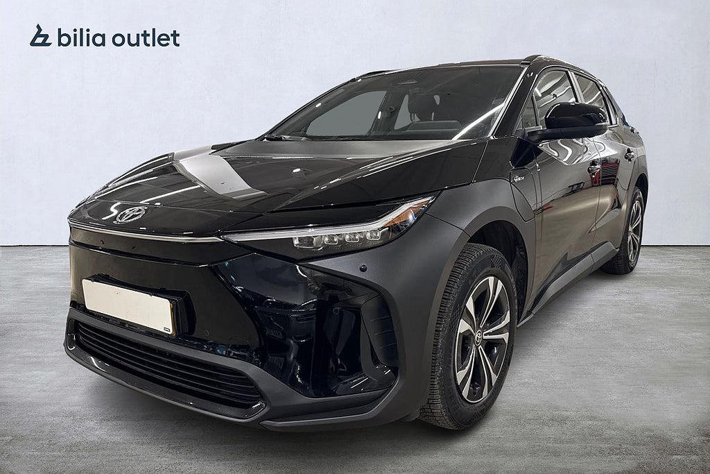 Toyota bZ4X 71.4 kWh / Värmepump / 360° / Navi / CarPlay