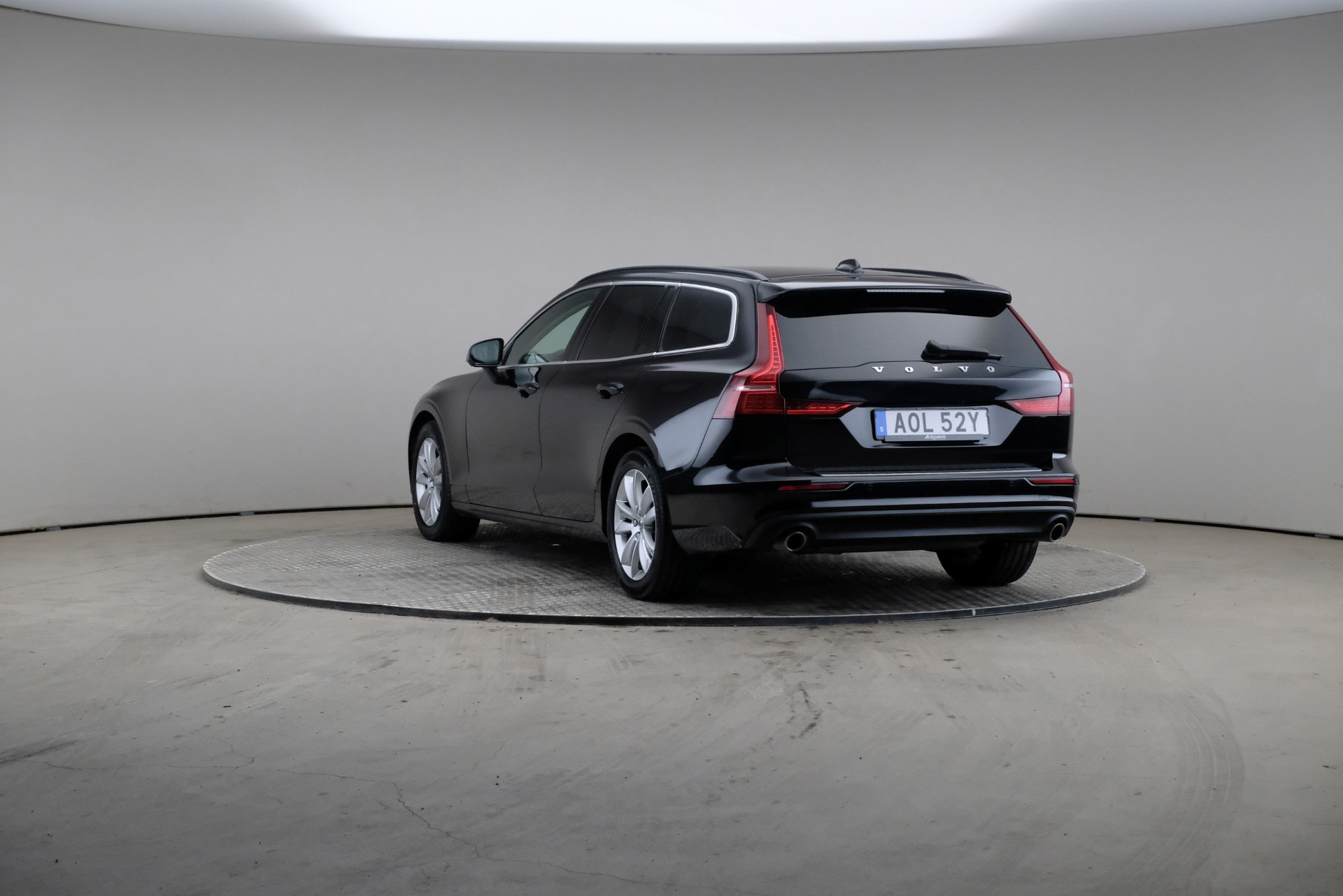 Volvo V60 B4 197hk Momentum Adv 2022, bild 2/10