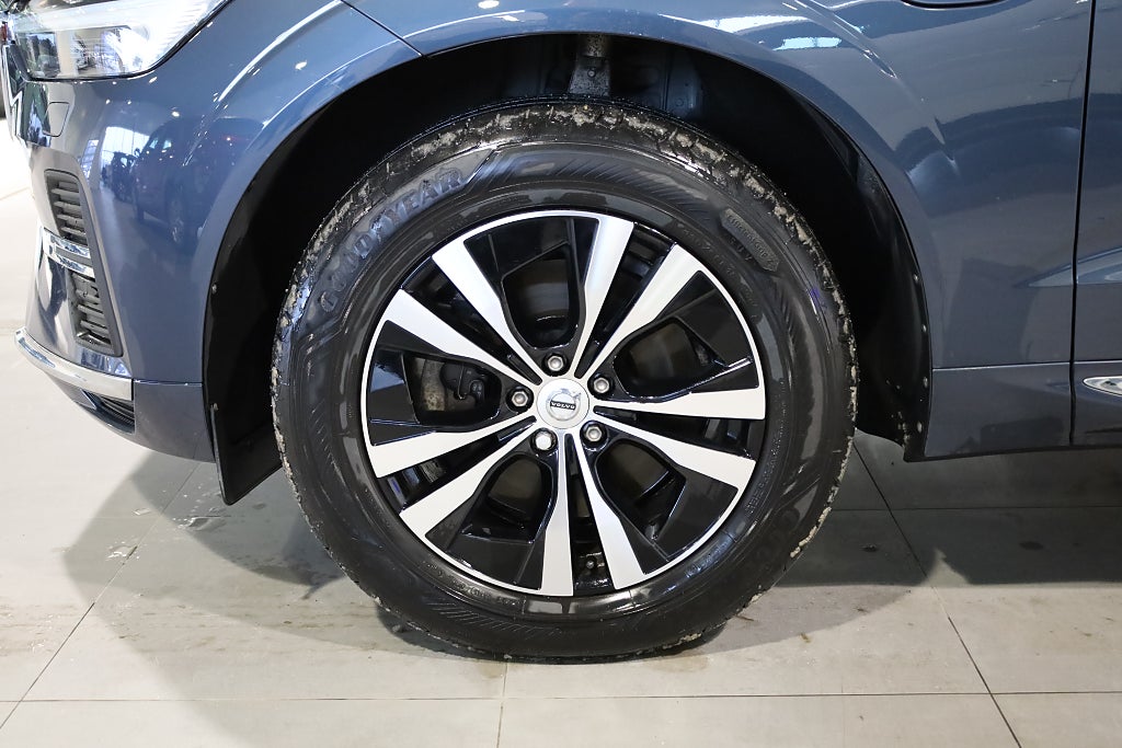 Volvo XC60 Recharge T6 350hk AWD Core Bright Pano Drag Leasbar 2023