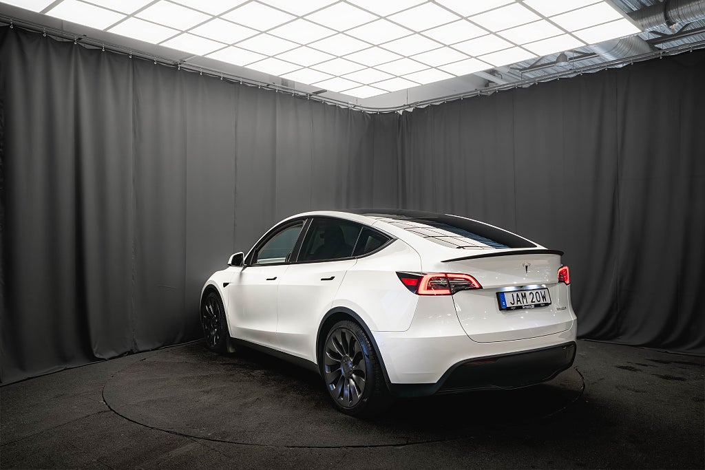 Tesla Model Y Performance AWD DRAG PANO 21' LÄDER 93%SoH 1-ÄGARE MOMS