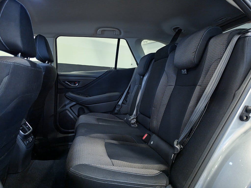 Subaru Outback 2.5 4WD XFuel Drag / Låg skatt / Serviceavtal ingår