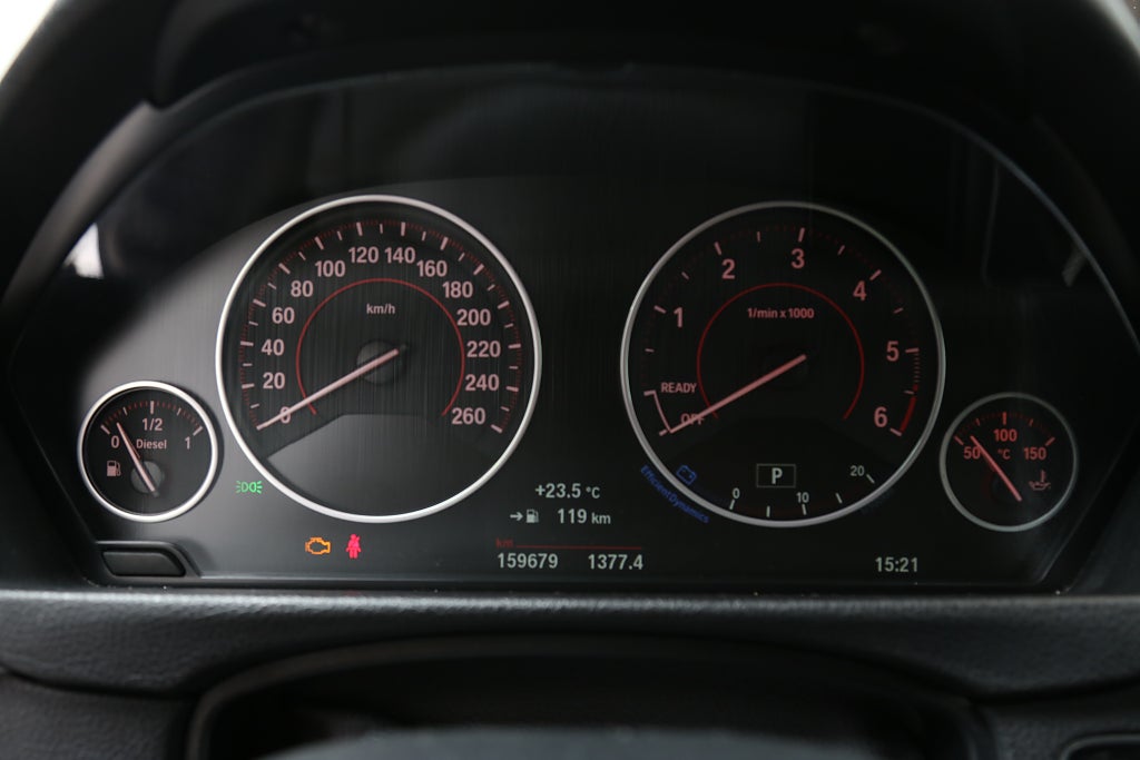 BMW 320D xDrive 190hk Sport line Aut Touring Drag | Navi |