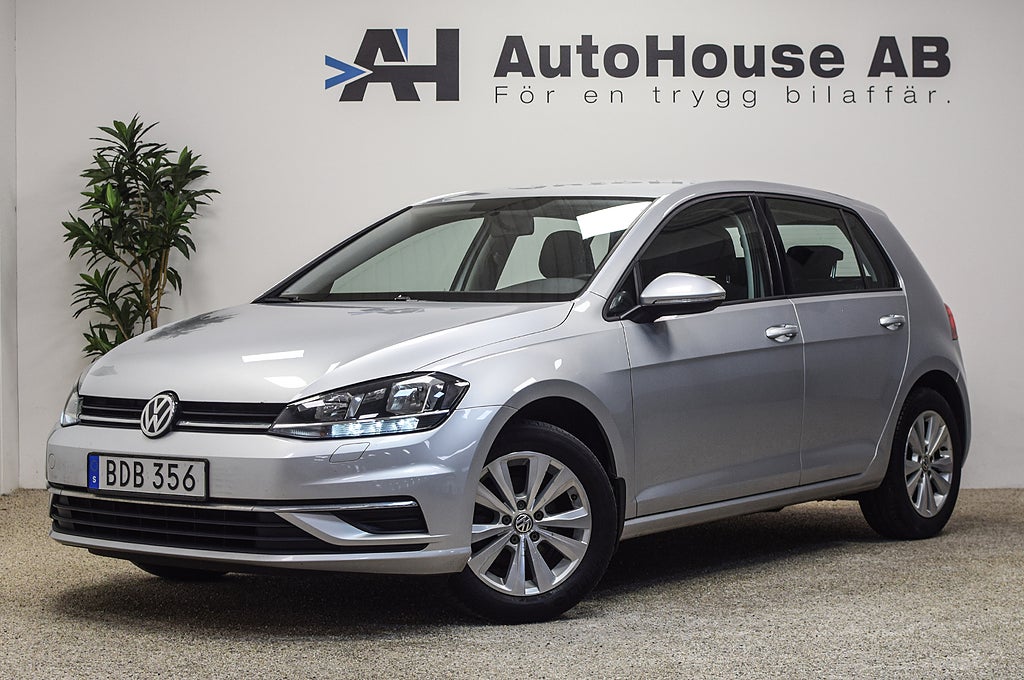 Volkswagen Golf 5-dörrar 1.0 TSI Nyservad Garanti 4,99% Ränta