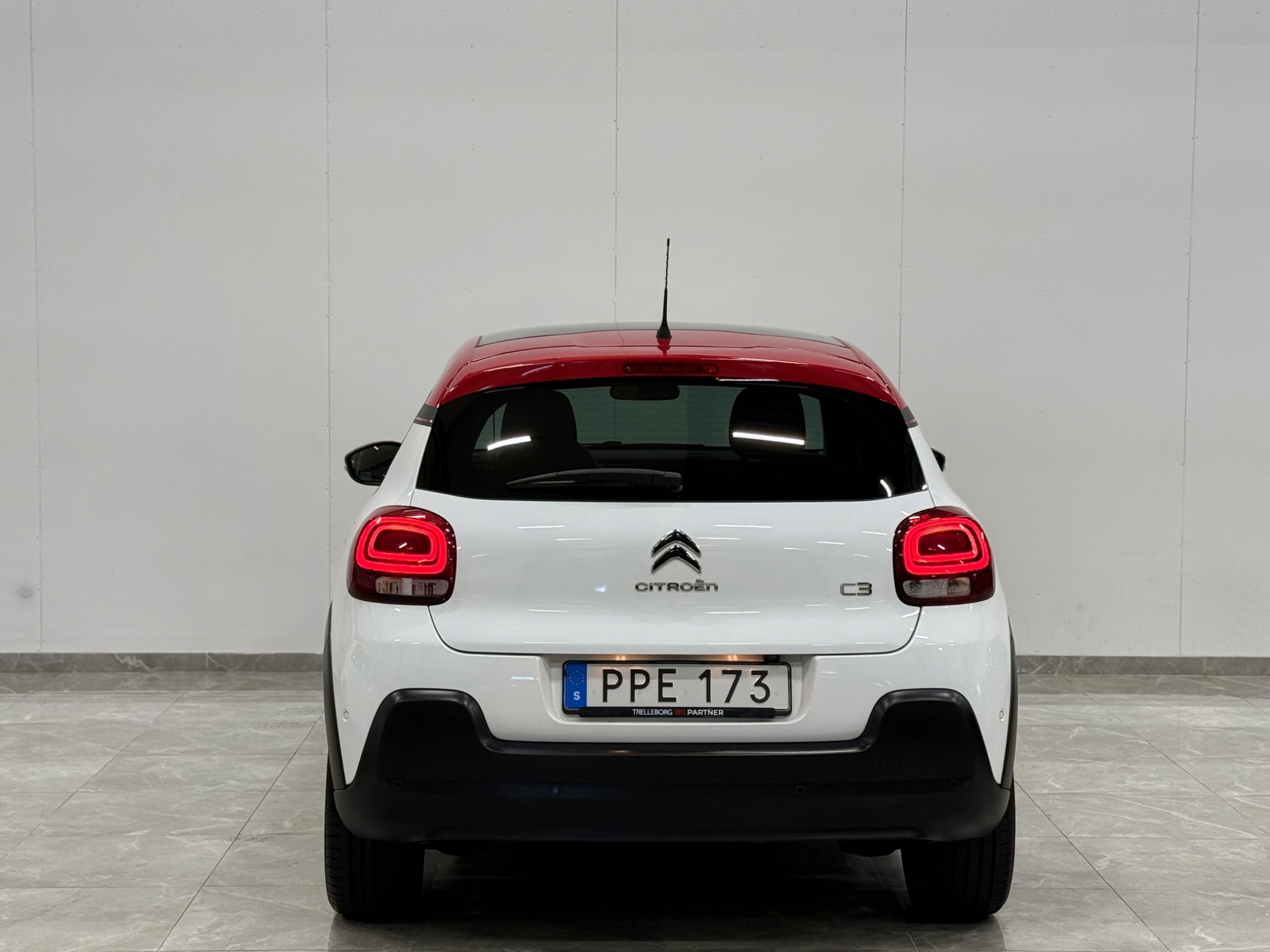 Citroen C3 1.2 PureTech 110 EAT 2017, bild 7/51