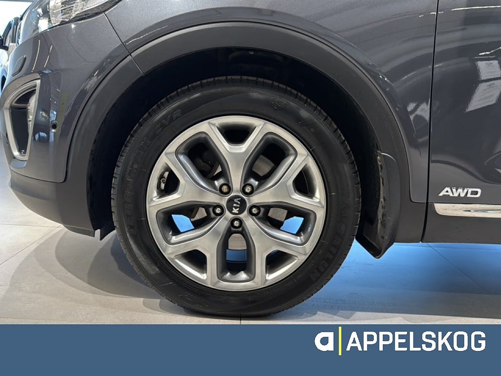 Kia Sorento 2.2 CRDi AWD |DRAG|PANORAMA|7-SITS|RÄNTA 3,99%|V-HJUL| thumbnail