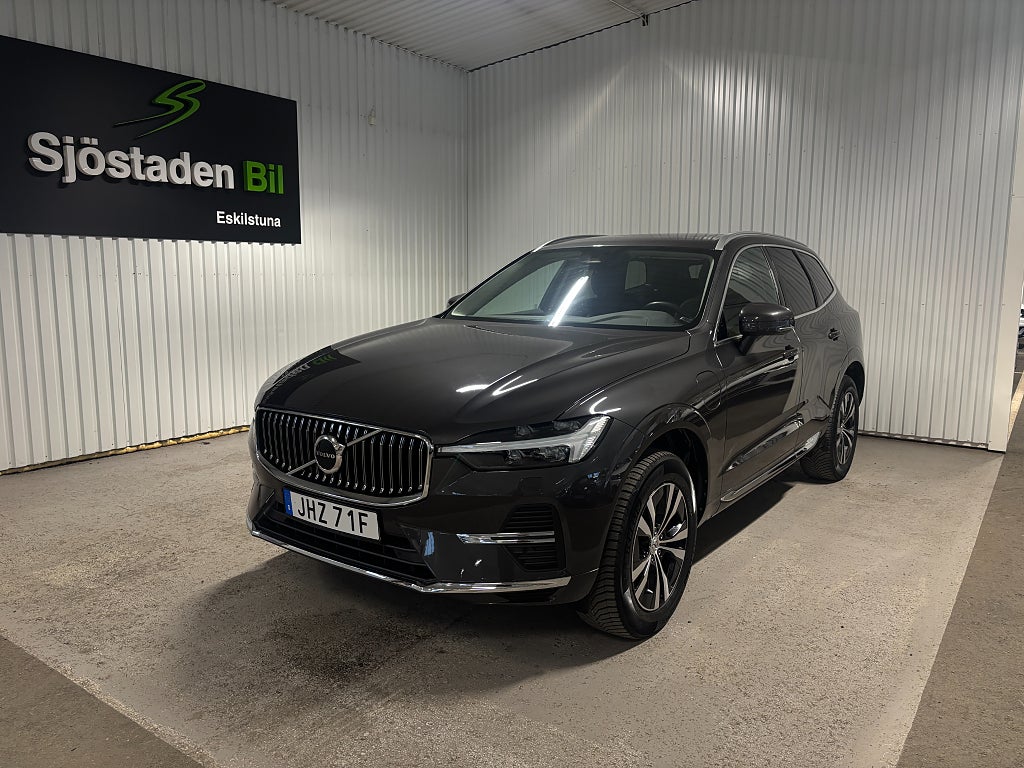 Volvo XC60 Recharge T6 AWD 350 18,8kWh Skinn Navi Kamera Pano Drag
