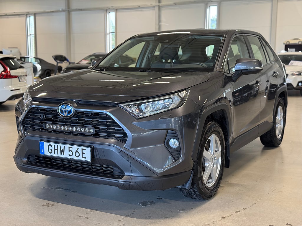 Toyota RAV4 Hybrid AWD-i AUT M-VÄRME FULLSERVAD V-HJUL DUBB