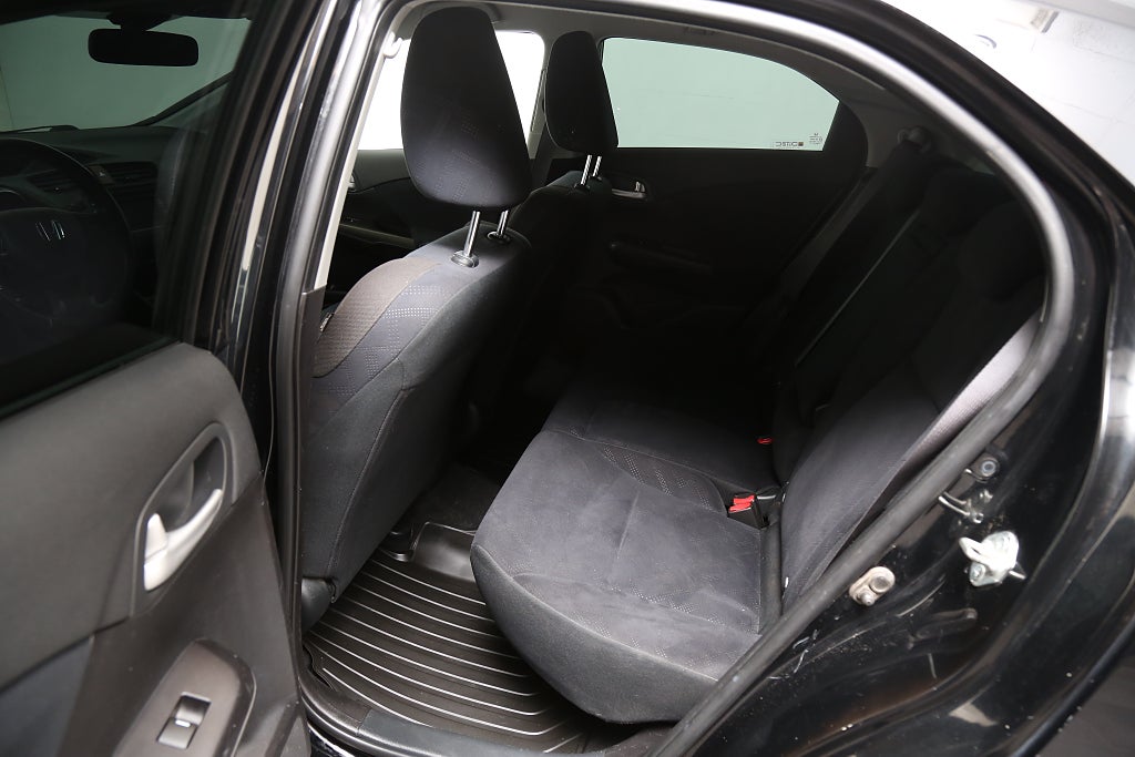 Honda Civic 1,8 i-VTEC 141hk Sport 5D Navi Kamera 2013