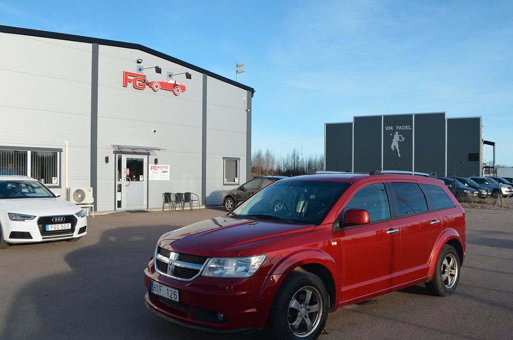 Dodge Journey 2.7 185 hk 7-sits Navi Drag S&V-hjul