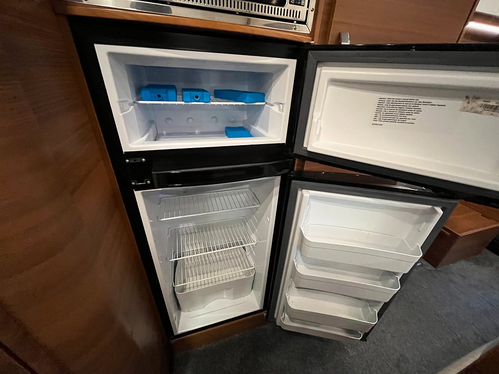 Elnagh Baron 22  / Automat / AC bodel / 7 bältad / B-körkort - Elnagh