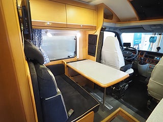 Husbil-halvintegrerad Dethleffs Globetrotter 11 av 28