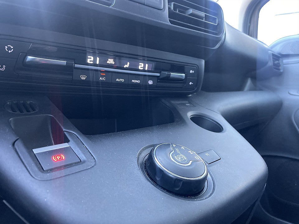 Bild på Peugeot Partner PRO+ 1.5 BHDi 130hk Aut L1 B-KAMERA DRAG Värmare