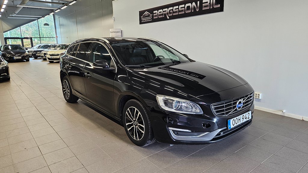 Volvo V60 D4 Geartronic Summum / Glaslucka / GPS / VOC