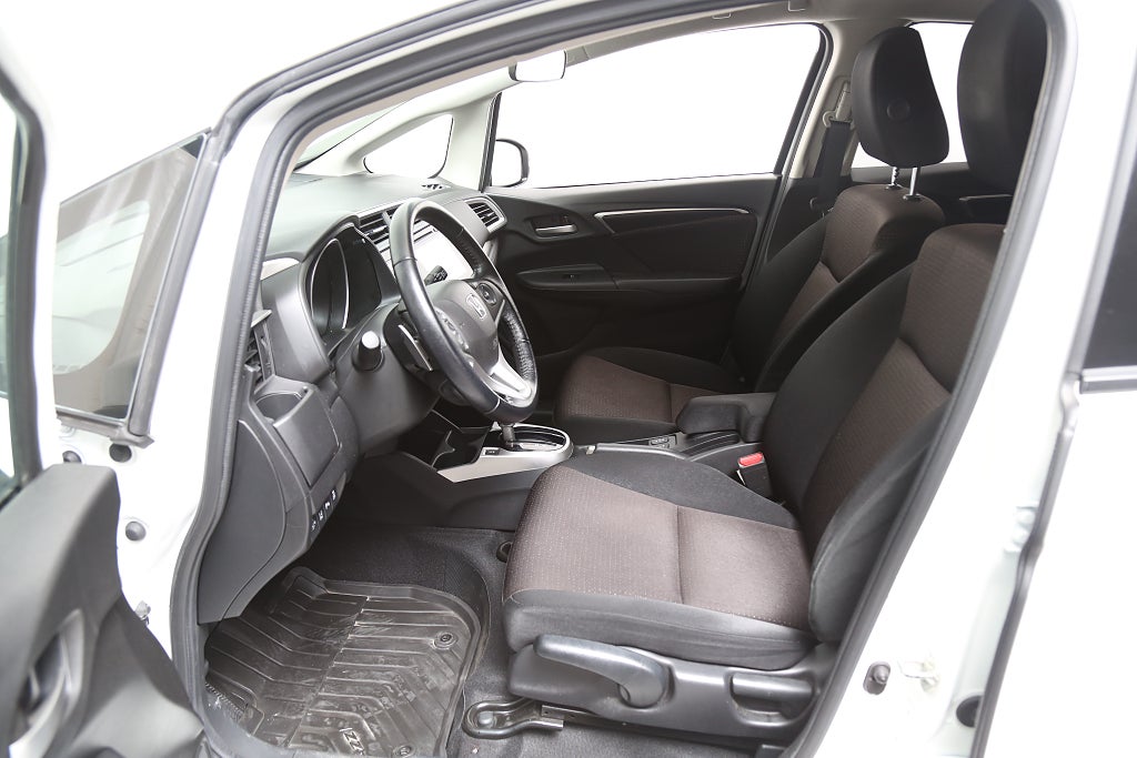 Honda Jazz 1,3 i-VTEC 102hk Elegance Aut 5D 1ägare Dragkrok 2016